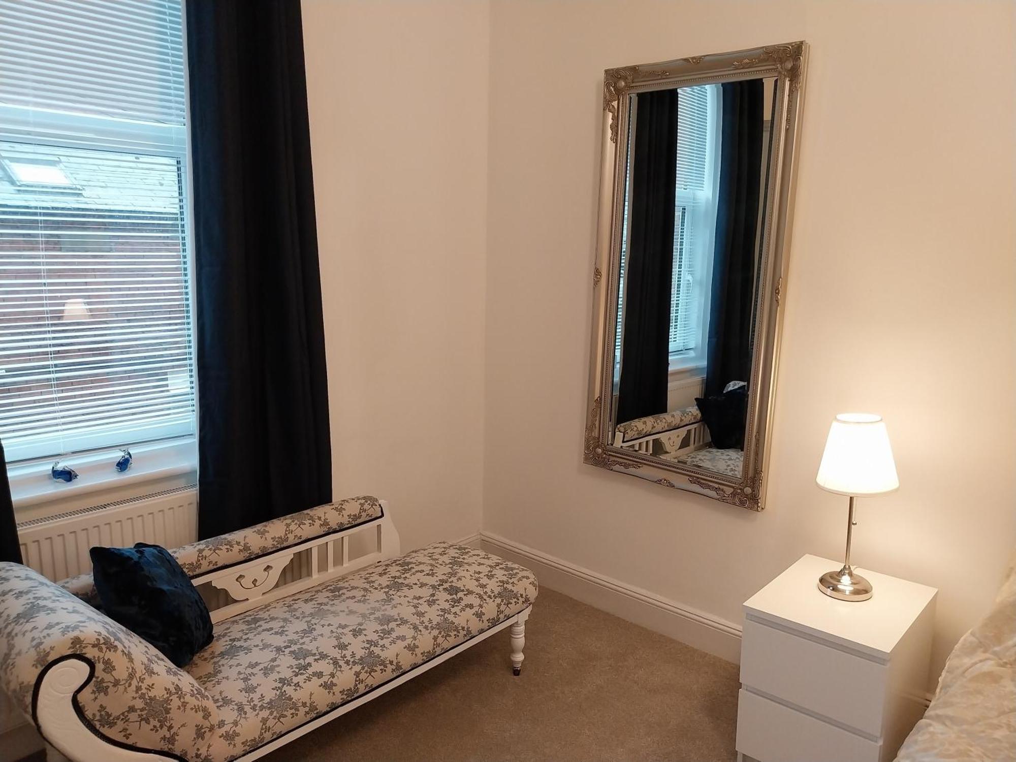 Apartment 21 Of Wales Terrace - 2 Bed Ground Floor Flat *