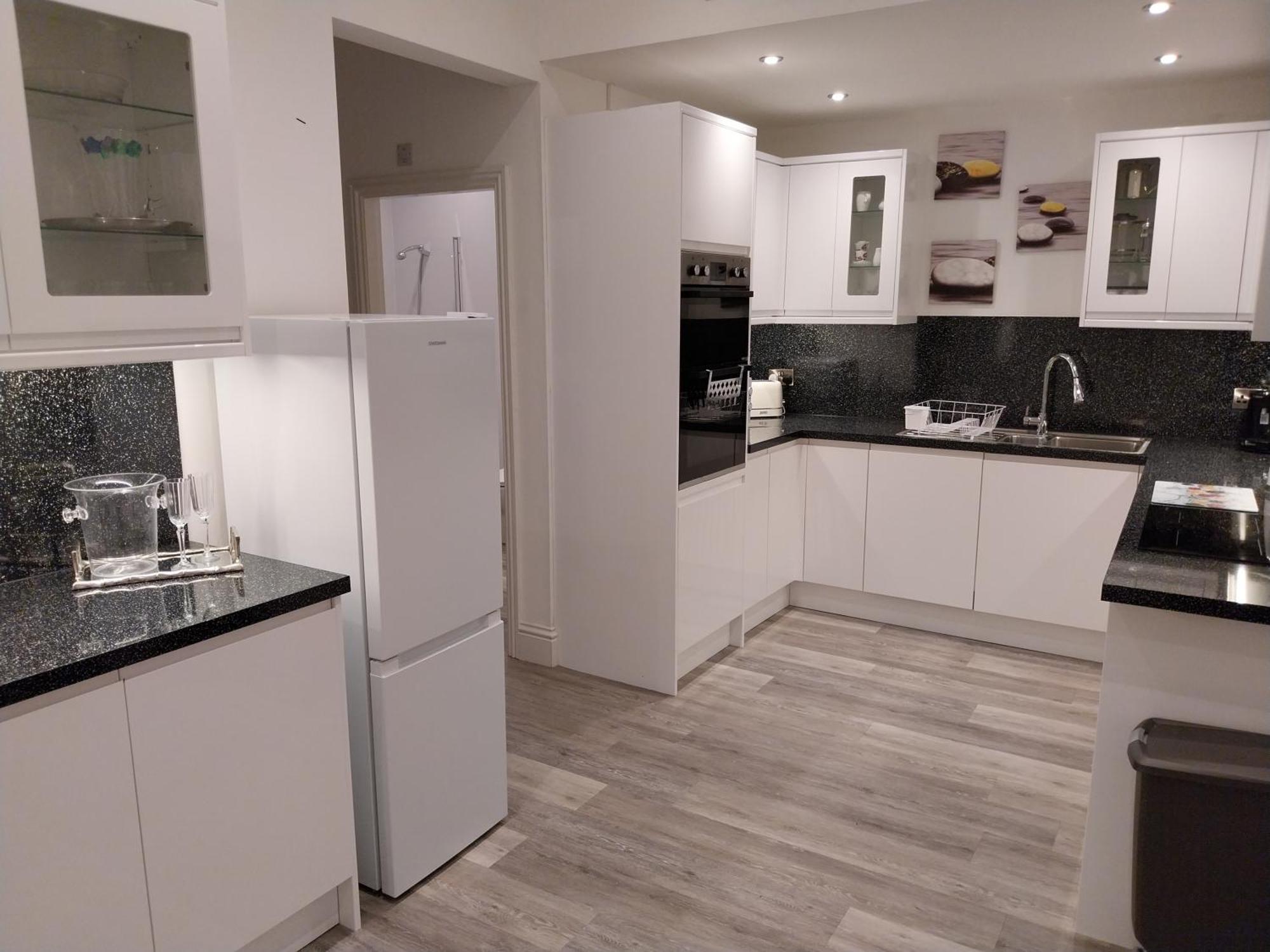 21 Of Wales Terrace - 2 Bed Ground Floor Flat