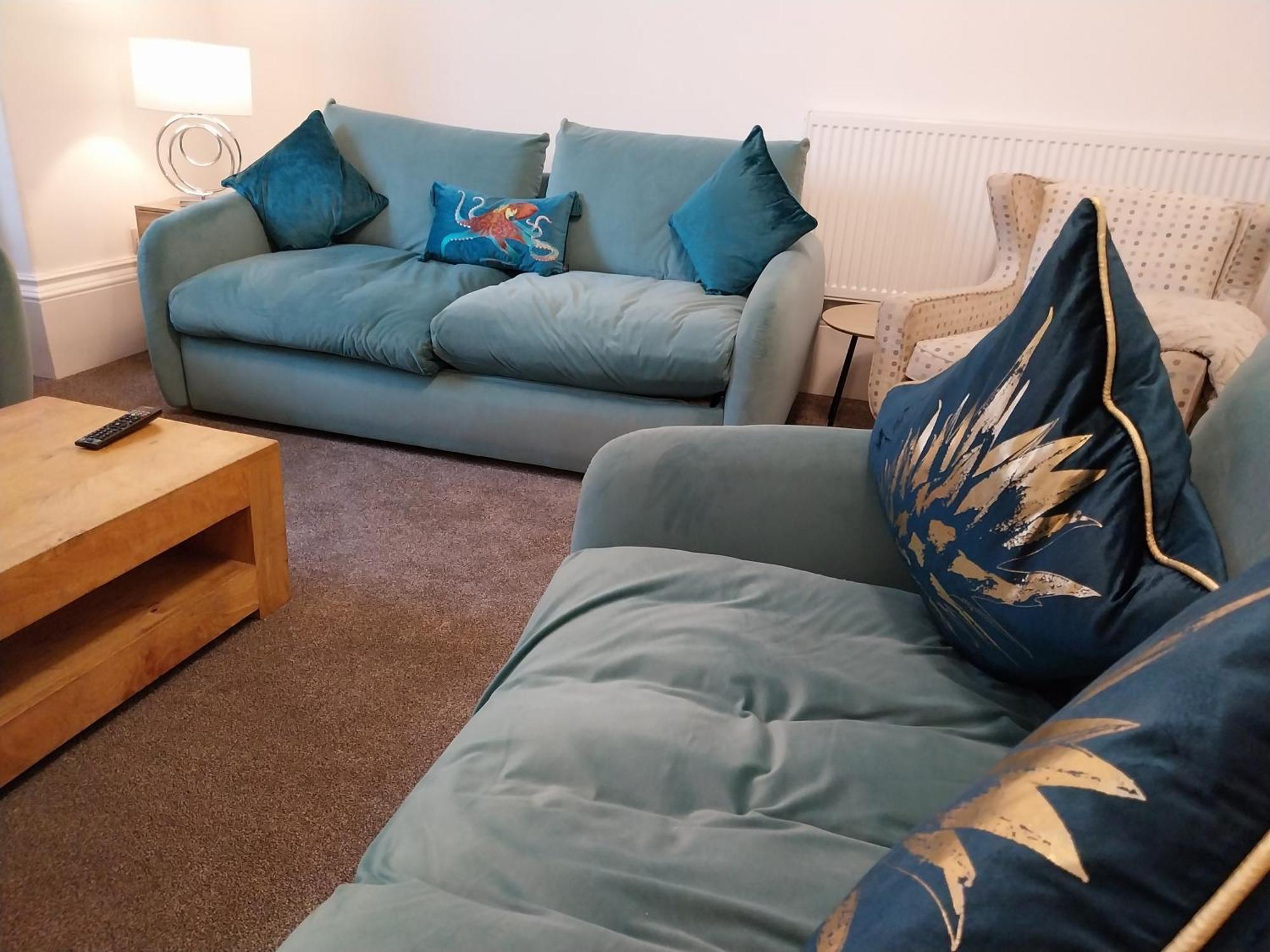 21 Of Wales Terrace - 2 Bed Ground Floor Flat