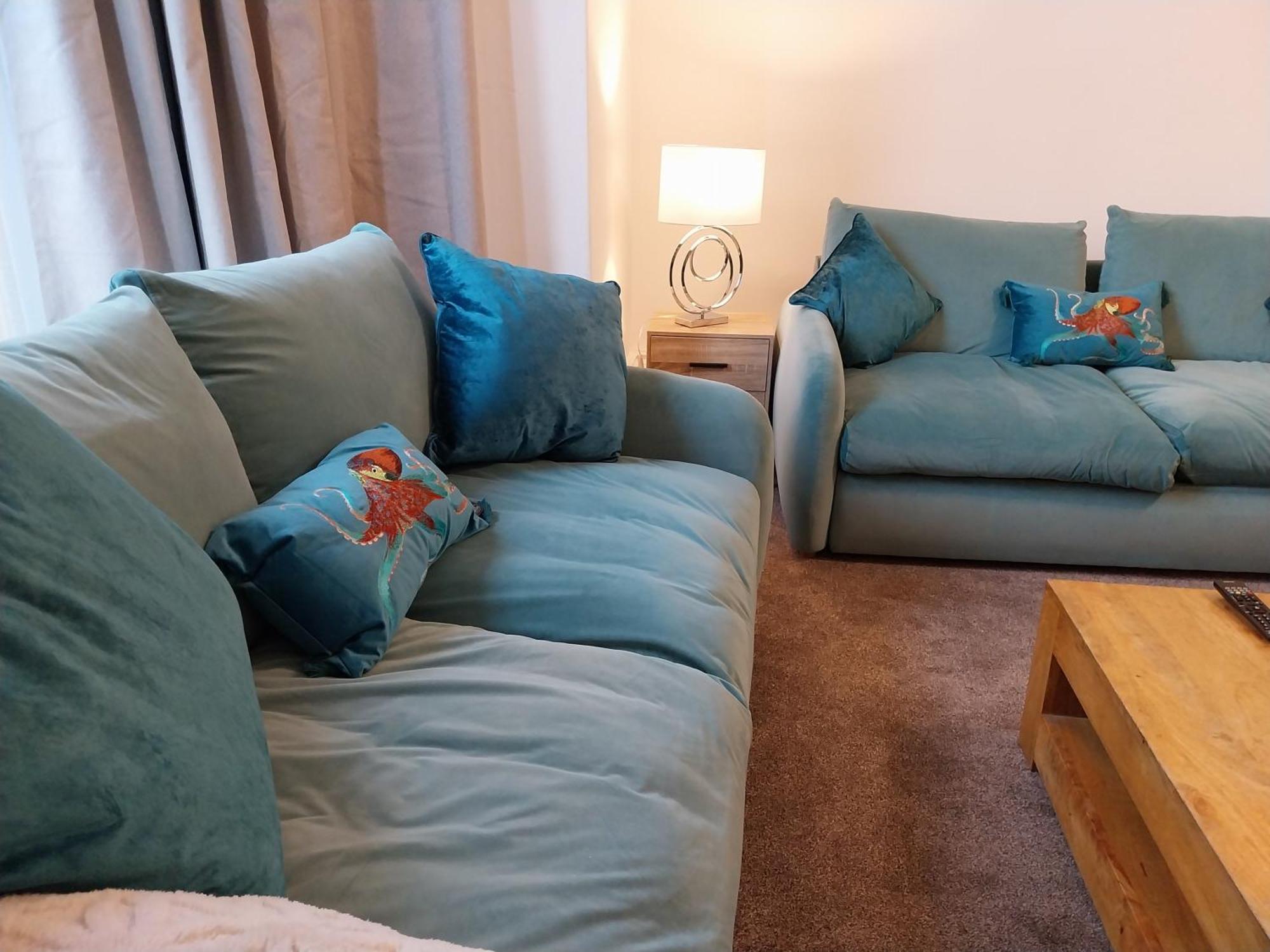 Apartment 21 Of Wales Terrace - 2 Bed Ground Floor Flat *