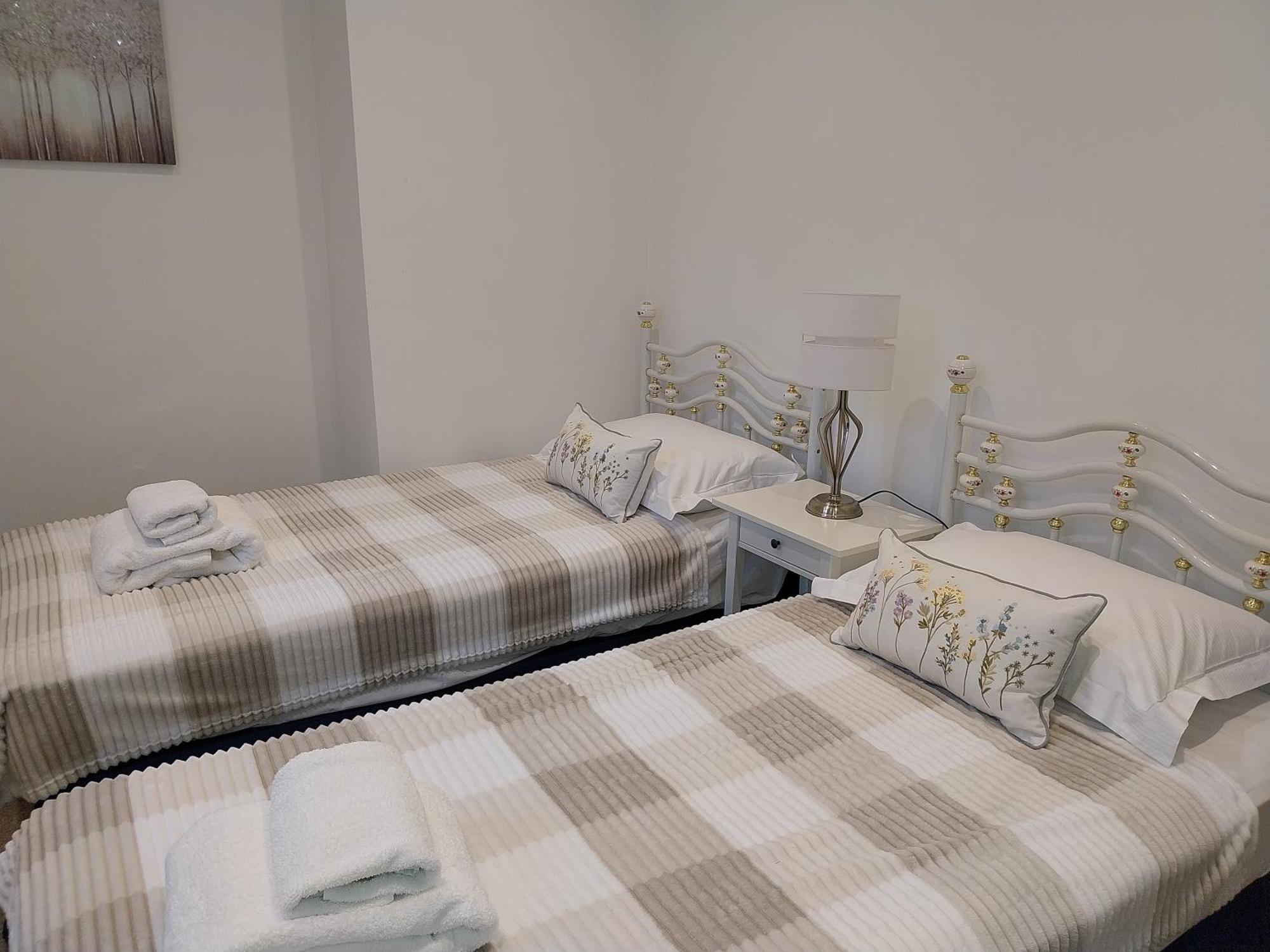 21 Of Wales Terrace - 2 Bed Ground Floor Flat Apartment